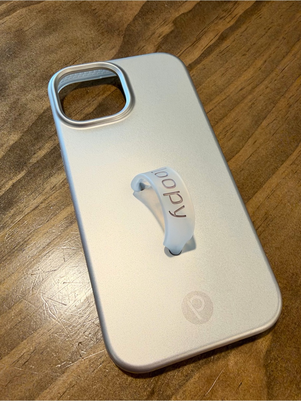 Loopy Iphone 15 Case with Built-In Grip in Desert Metallic 6.1” Screen (Righty)